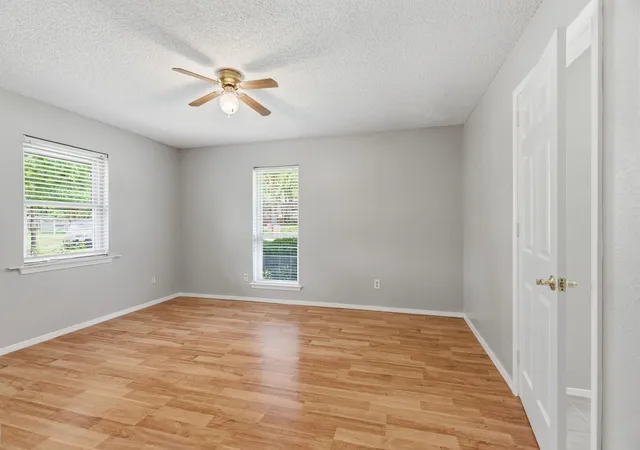 Photo 3 of Single family home for sale at 2915 Post Oak Ct, Bedford, TX 76021 | MLS# 21299973 | Listing updated on 2026-10-04
