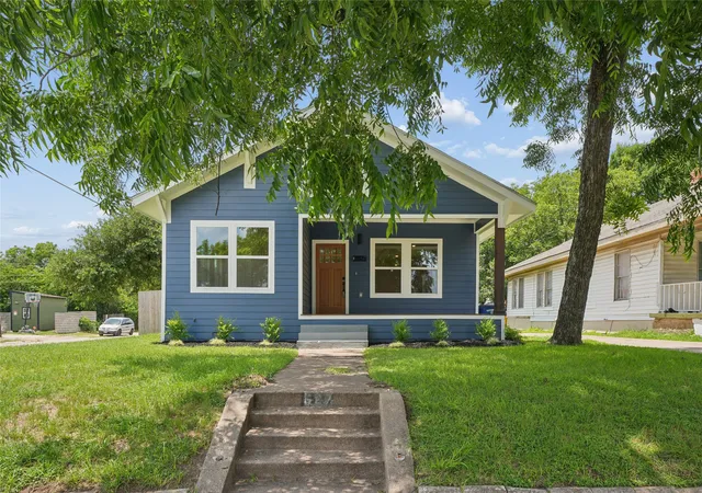 Photo 1 of Single family home for sale at 627 S Willomet Ave, Dallas, TX 75208 | MLS# 21290577 | Listing updated on 2026-09-28