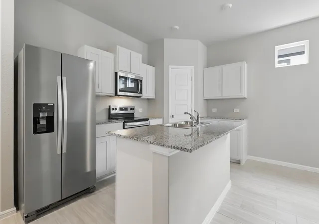 Photo 3 of Sale Pending at 3032 Maple Orchard Ln, Fort Worth, TX 76140 | MLS# 21299222 | Listing updated on 2026-09-09