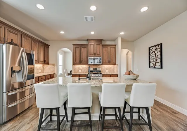 Photo 3 of Single family home for sale at 516 W North Creek Dr, Sherman, TX 75092 | MLS# 21298195 | Listing updated on 2026-09-30