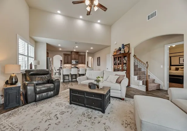 Photo 3 of Single family home for sale at 516 W North Creek Dr, Sherman, TX 75092 | MLS# 21298195 | Listing updated on 2026-09-30