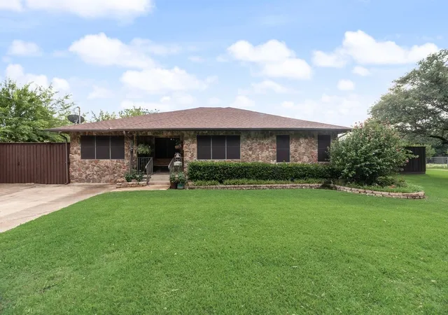 Photo 3 of Single family home for sale at 12704 Garden Grove Dr, Dallas, TX 75253 | MLS# 21300037 | Listing updated on 2026-10-04