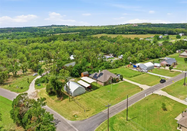 Photo 1 of Single family home for sale at 101 Hampton Ln, Springtown, TX 76082 | MLS# 21287353 | Listing updated on 2026-09-08