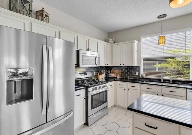 Photo 3 of Single family home for sale at 6004 Crestmill Ln, Sachse, TX 75048 | MLS# 21299966 | Listing updated on 2026-09-14