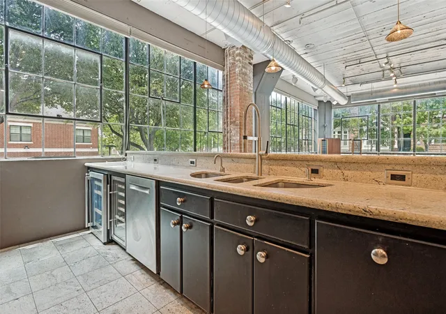 Photo 3 of Condo for sale at 2220 Canton St #101, Dallas, TX 75201 | MLS# 21277693 | Listing updated on 2026-09-10