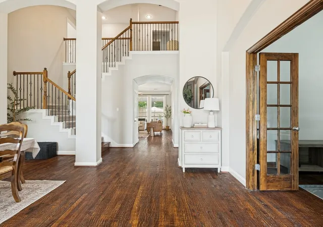 Photo 3 of Sale Pending at 1001 Thornapple Dr, Mc Kinney, TX 75071 | MLS# 21300115 | Listing updated on 2026-09-14
