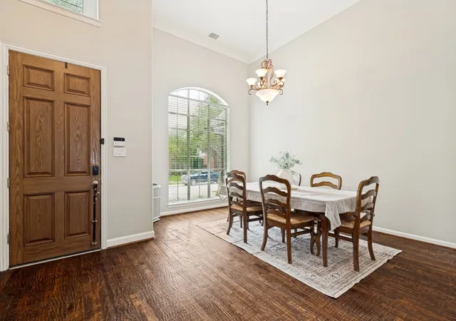 Photo 3 of Sale Pending at 1001 Thornapple Dr, Mc Kinney, TX 75071 | MLS# 21300115 | Listing updated on 2026-09-14