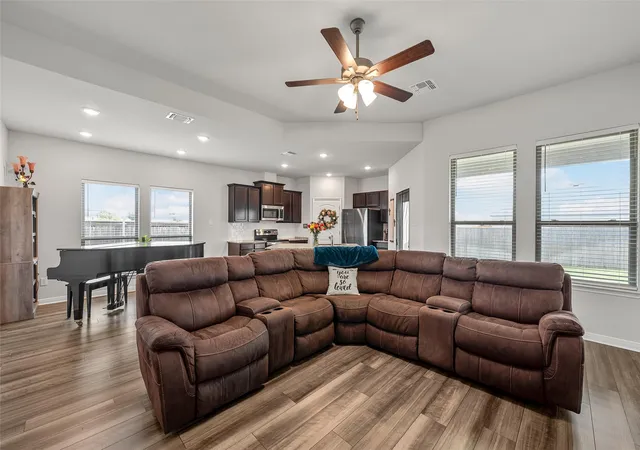 Photo 4 of Single family home for sale at 11100 Solar St, Lorena, TX 76655 | MLS# 21298729 | Listing updated on 2026-10-07