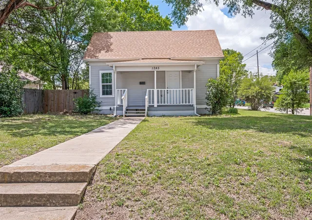 Photo 1 of Single family home for sale at 1245 Lowe St, Fort Worth, TX 76110 | MLS# 21297535 | Listing updated on 2026-10-20