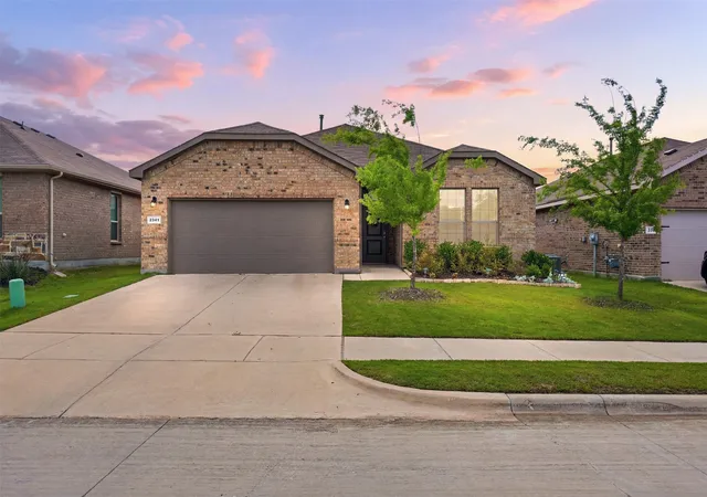 Photo 1 of Sale Pending at 2341 Waggoner Ranch Dr, Weatherford, TX 76087 | MLS# 21300338 | Listing updated on 2026-09-21