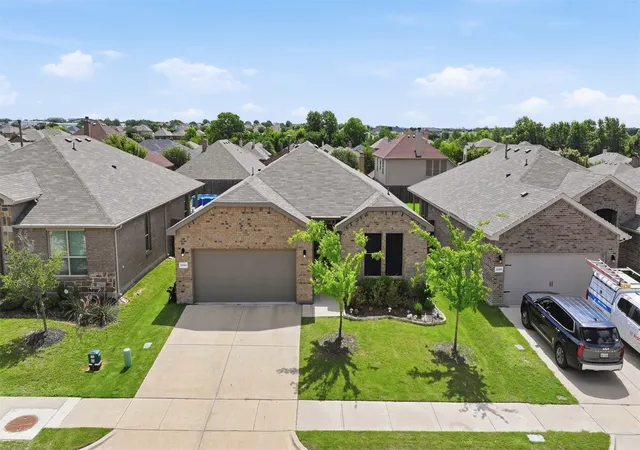 Photo 3 of Sale Pending at 2341 Waggoner Ranch Dr, Weatherford, TX 76087 | MLS# 21300338 | Listing updated on 2026-09-21