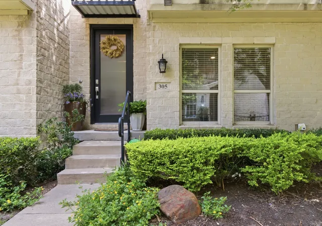 Photo 2 of Condo for sale at 7333 Valley View Ln #305, Dallas, TX 75240 | MLS# 21297144 | Listing updated on 2026-10-07