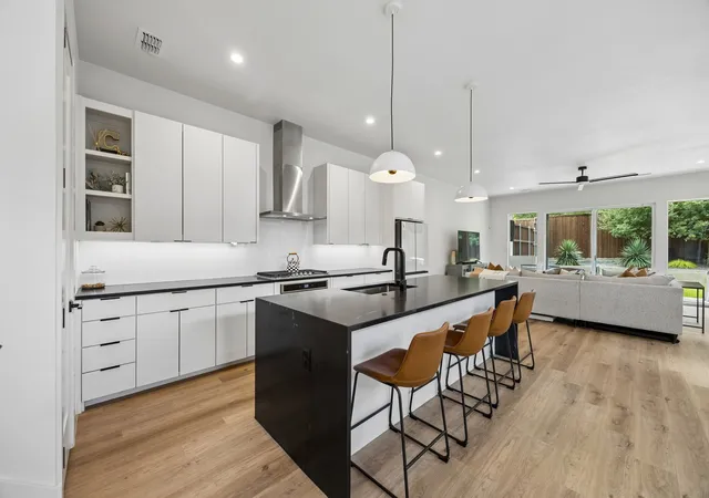 Photo 1 of Single family home for sale at 818 Muncie Ave, Dallas, TX 75212 | MLS# 21300447 | Listing updated on 2026-09-08