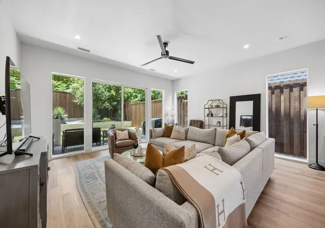 Photo 3 of Single family home for sale at 818 Muncie Ave, Dallas, TX 75212 | MLS# 21300447 | Listing updated on 2026-09-08