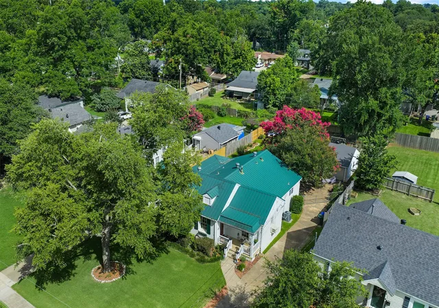 Photo 3 of Single family home for sale at 281 Carrollton, Shreveport, LA 71105 | MLS# 21300173 | Listing updated on 2026-09-14