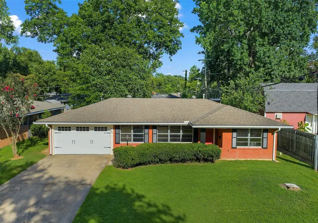 Photo 1 of Single family home for sale at 709 Robards St, Shreveport, LA 71105 | MLS# 21282839 | Listing updated on 2026-09-15