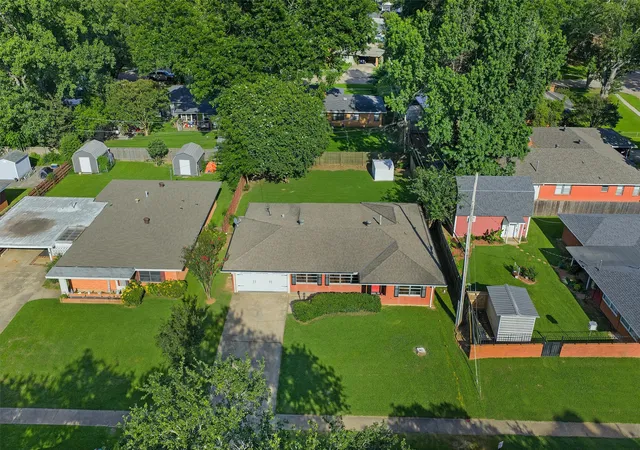 Photo 2 of Single family home for sale at 709 Robards St, Shreveport, LA 71105 | MLS# 21282839 | Listing updated on 2026-09-15