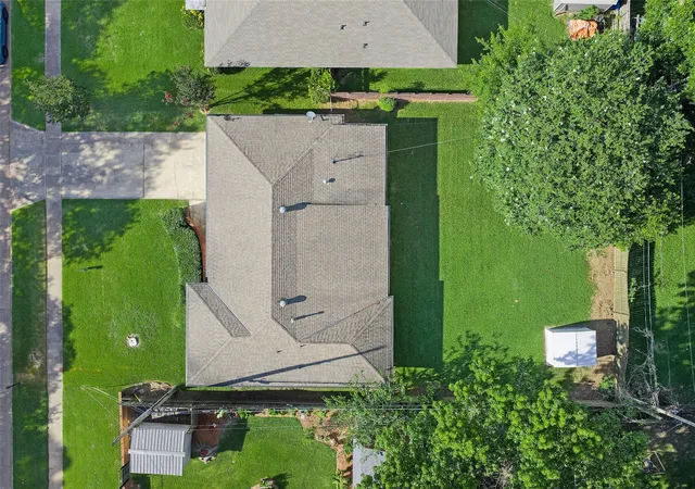 Photo 3 of Single family home for sale at 709 Robards St, Shreveport, LA 71105 | MLS# 21282839 | Listing updated on 2026-09-15