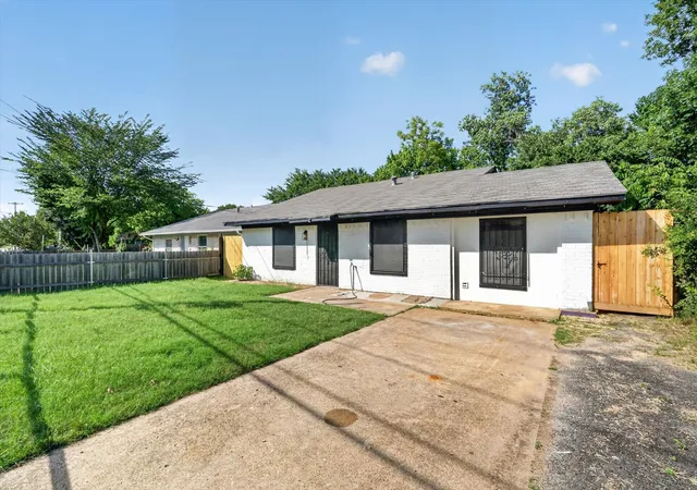 Photo 1 of Single family home for sale at 12415 Kleberg Rd, Dallas, TX 75253 | MLS# 21300155 | Listing updated on 2026-09-10