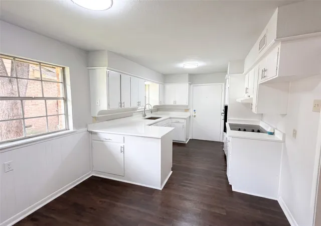Photo 4 of Sale Pending at 3327 Portlock Dr, Dallas, TX 75234 | MLS# 21300677 | Listing updated on 2026-09-08