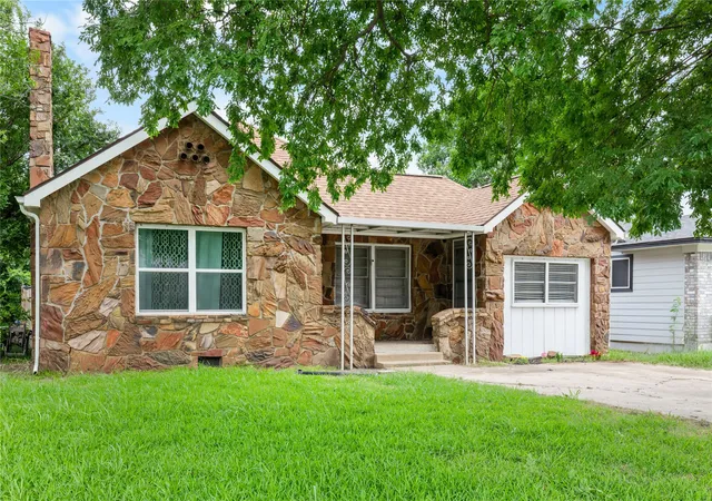 Photo 1 of Single family home for sale at 1211 N Harrison Ave, Sherman, TX 75090 | MLS# 21300985 | Listing updated on 2026-09-14