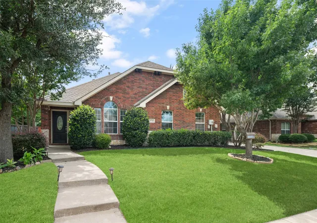 Photo 2 of Single family home for sale at 1711 Buckthorne Dr, Allen, TX 75002 | MLS# 21290953 | Listing updated on 2026-09-11