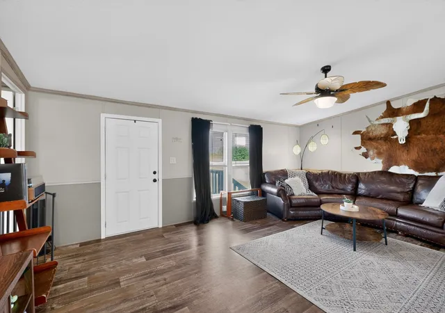 Photo 4 of Manufactured home for sale at 115 Vinall Cir, Decatur, TX 76234 | MLS# 21299987 | Listing updated on 2026-09-09