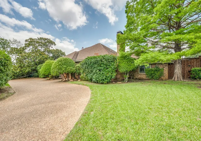 Photo 1 of Sale Pending at 10931 Marsh Ln, Dallas, TX 75229 | MLS# 21300779 | Listing updated on 2026-09-14