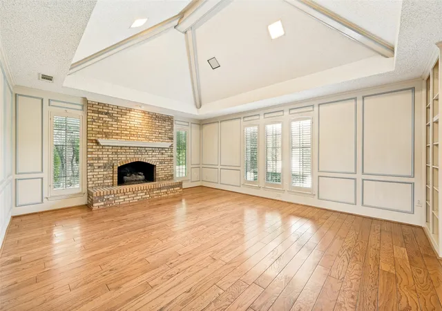 Photo 3 of Sale Pending at 10931 Marsh Ln, Dallas, TX 75229 | MLS# 21300779 | Listing updated on 2026-09-14