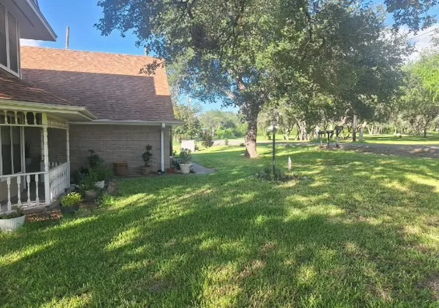Photo 2 of Single family home for sale at 225 Linney Ln, Beeville, TX 78102 | MLS# 21301159 | Listing updated on 2026-09-14