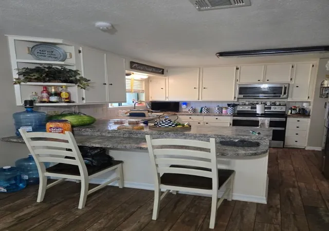Photo 4 of Single family home for sale at 225 Linney Ln, Beeville, TX 78102 | MLS# 21301159 | Listing updated on 2026-09-14