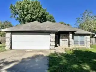 Single family home for sale at 10212 Little Fox Ct, Fort Worth, TX 76108 | MLS# 21300397