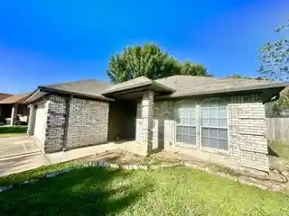Photo 1 of Single family home for sale at 10212 Little Fox Ct, Fort Worth, TX 76108 | MLS# 21300397 | Listing updated on 2026-10-30