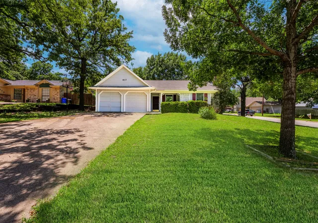 Photo 1 of Sale Pending at 617 Rolling Ridge Ct, Azle, TX 76020 | MLS# 21299087 | Listing updated on 2026-09-10