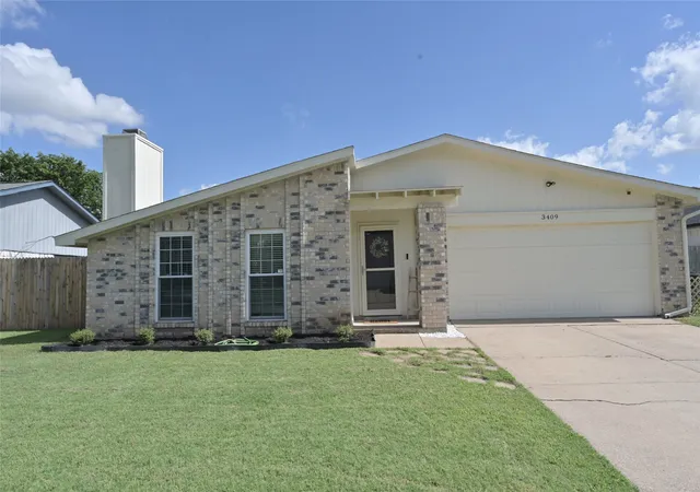 Photo 1 of Sale Pending at 3409 Forest Creek Dr, Fort Worth, TX 76123 | MLS# 21301106 | Listing updated on 2026-09-11