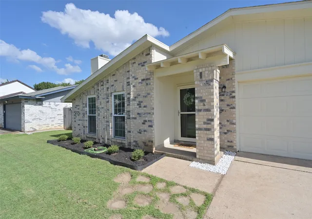 Photo 2 of Sale Pending at 3409 Forest Creek Dr, Fort Worth, TX 76123 | MLS# 21301106 | Listing updated on 2026-09-11