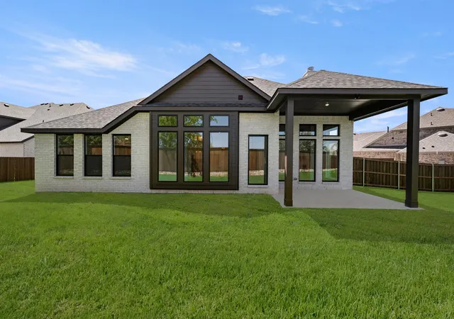 Photo 3 of Single family home for sale at 116 Calf Ln, Midlothian, TX 76065 | MLS# 21301452 | Listing updated on 2026-10-01
