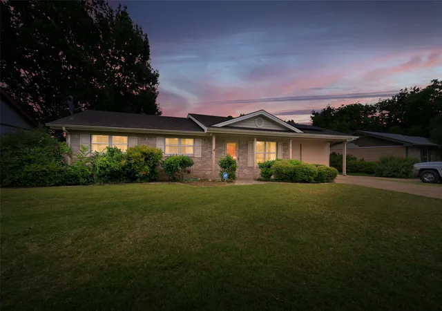 Photo 1 of Sale Pending at 1119 Chester St, Cleburne, TX 76033 | MLS# 21294626 | Listing updated on 2026-07-30