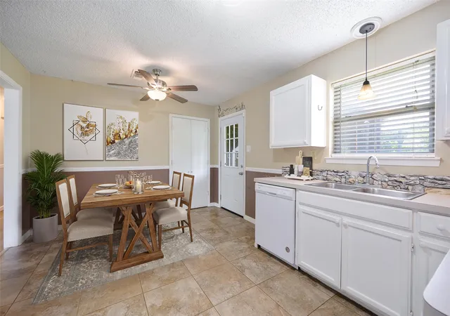 Photo 4 of Sale Pending at 1119 Chester St, Cleburne, TX 76033 | MLS# 21294626 | Listing updated on 2026-07-30