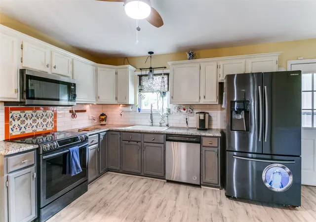 Photo 4 of Sale Pending at 500 S Las Vegas Trl, Fort Worth, TX 76108 | MLS# 21301245 | Listing updated on 2026-09-08