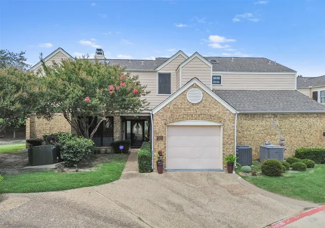 Photo 2 of Condo for sale at 215 Cimarron Trl #1, Irving, TX 75063 | MLS# 21296436 | Listing updated on 2026-09-08