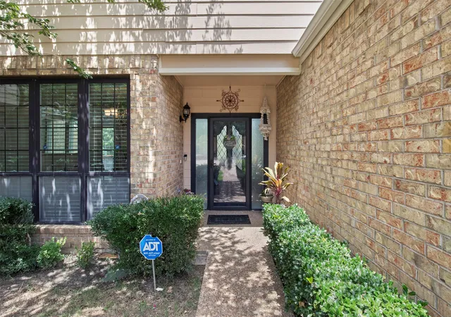 Photo 3 of Condo for sale at 215 Cimarron Trl #1, Irving, TX 75063 | MLS# 21296436 | Listing updated on 2026-09-08