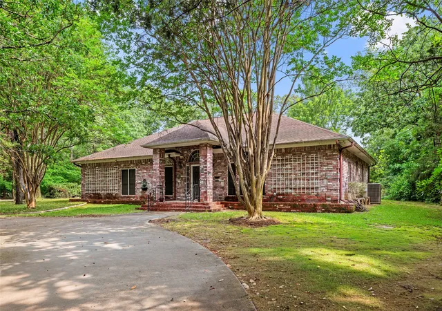 Photo 2 of Single family home for sale at 605 County Road 2310, Mineola, TX 75773 | MLS# 21301704 | Listing updated on 2026-09-21
