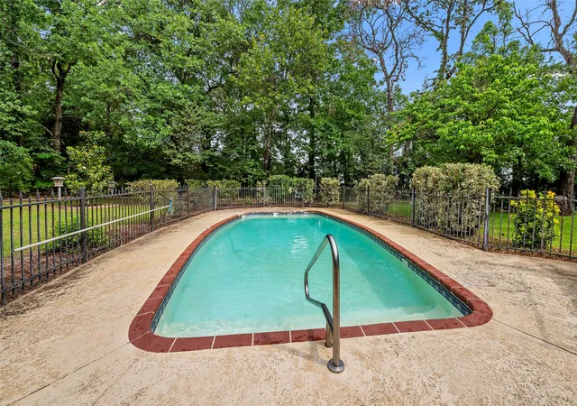 Photo 3 of Single family home for sale at 605 County Road 2310, Mineola, TX 75773 | MLS# 21301704 | Listing updated on 2026-09-21