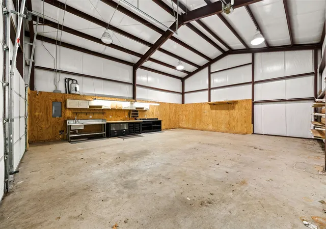 Photo 4 of Single family home for sale at 605 County Road 2310, Mineola, TX 75773 | MLS# 21301704 | Listing updated on 2026-09-21