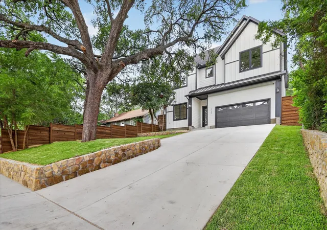 Photo 2 of Single family home for sale at 1727 Ramsey, Dallas, TX 75216 | MLS# 21301953 | Listing updated on 2026-09-13