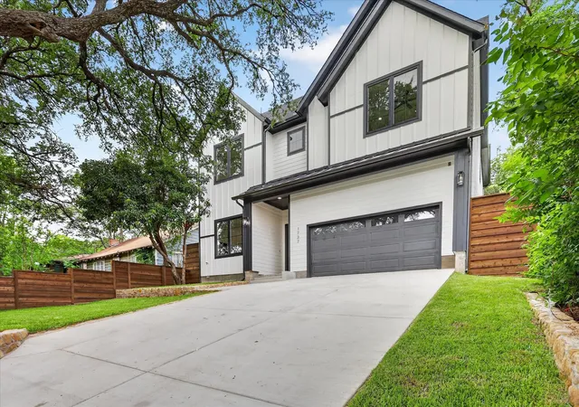Photo 3 of Single family home for sale at 1727 Ramsey, Dallas, TX 75216 | MLS# 21301953 | Listing updated on 2026-09-13