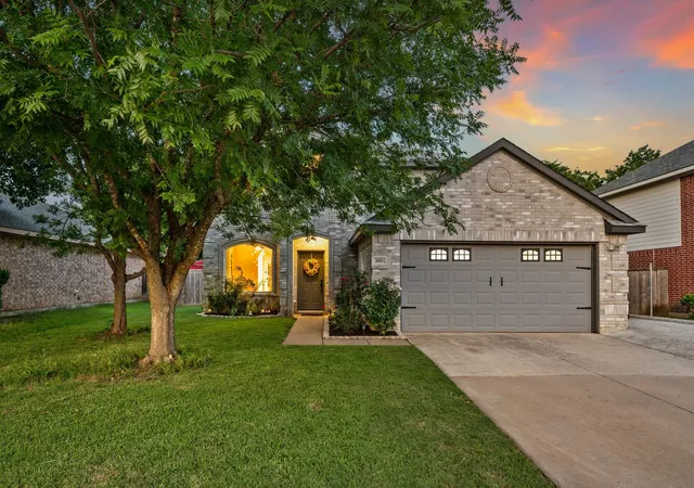 Photo 1 of Sale Pending at 2012 Collington Dr, Roanoke, TX 76262 | MLS# 21300867 | Listing updated on 2026-09-12