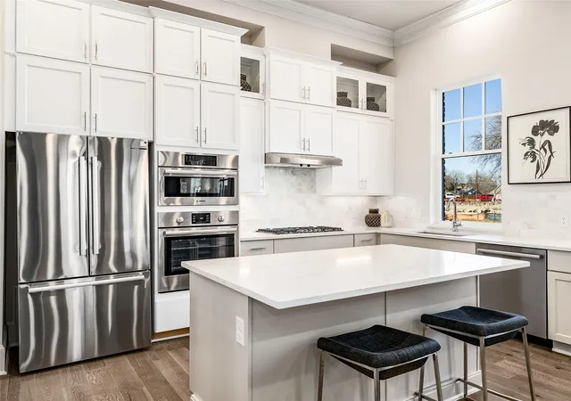 Photo 4 of Townhouse for sale at 1416 N Ave, Plano, TX 75074 | MLS# 21301430 | Listing updated on 2026-09-10