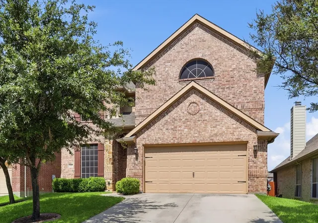 Photo 2 of Single family home for sale at 1905 Fountain Meadows Dr, Euless, TX 76039 | MLS# 21302016 | Listing updated on 2026-09-10